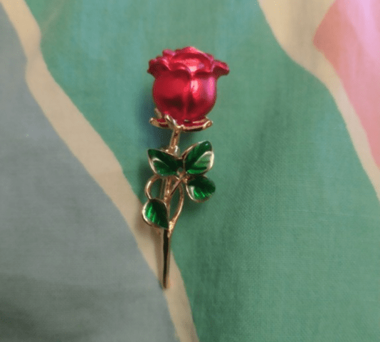 Модна брошка Червена Роза - град Берковица | Колиета / Синджири / Медальони