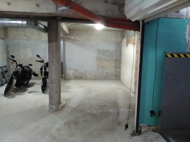 Продава подземен гараж в Бургас Охраняем - Да, Подземен - Да - град Бургас | Гаражи / Паркоместа - снимка 1