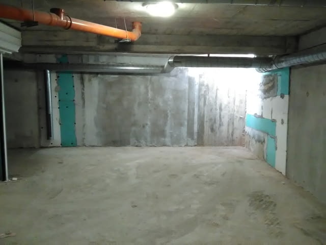 Продава подземен гараж в Бургас Охраняем - Да, Подземен - Да - град Бургас | Гаражи / Паркоместа - снимка 2