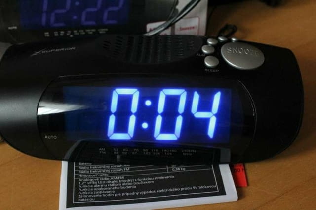 Радио часовник аларма термометър чисто нов - city of Vidin | Other - снимка 1
