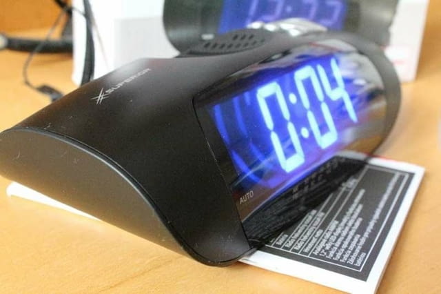Радио часовник аларма термометър чисто нов - град Видин | Други - снимка 3