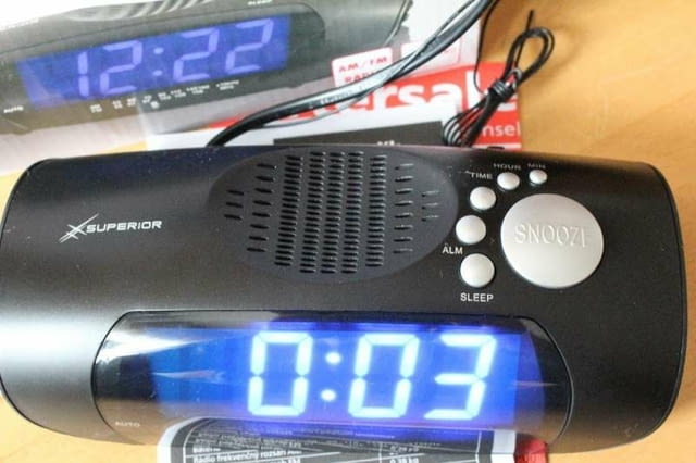 Радио часовник аларма термометър чисто нов - град Видин | Други - снимка 5