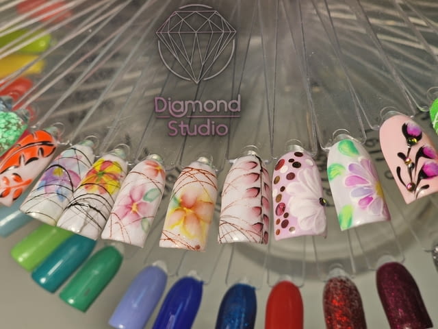 Салон за маникюр Diamond Studio French manicure, Classic pedicure, Machine pedicure - city of Pleven | Manicure & Pedicure - снимка 3