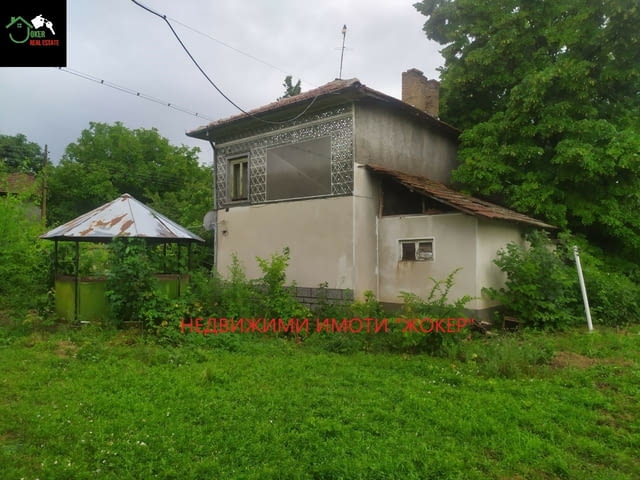 Двуетажна къща с двор в село Иванча 2-етажна, Гредоред, 140 м2 - село Иванча | Къщи / Вили - снимка 2