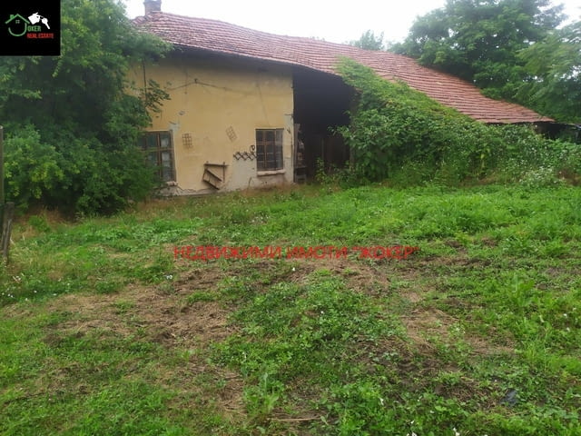 Двуетажна къща с двор в село Иванча 2-етажна, Гредоред, 140 м2 - село Иванча | Къщи / Вили - снимка 10