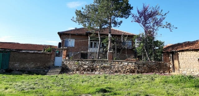 Къща в село Елена област Хасково 2-етажна, Тухла, 500 м2 - град Хасково | Къщи / Вили - снимка 6
