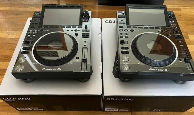 Pioneer DJ XDJ-RX3, Pioneer DDJ-REV7 DJ Kontroler, Pioneer XDJ XZ, Pioneer DDJ 1000, Shure BLX288/SM - снимка 9