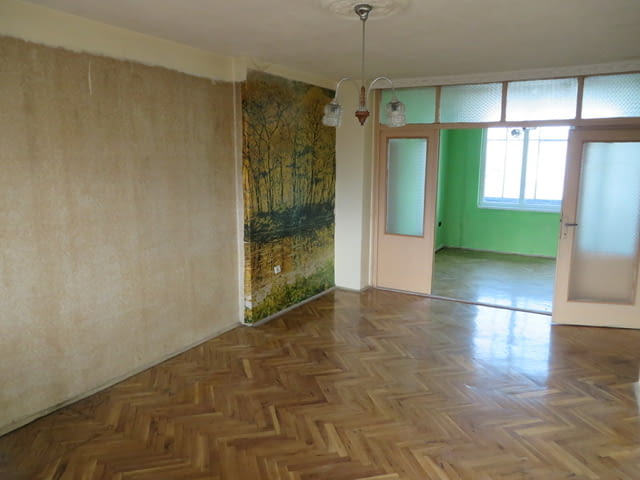 Продава тристаен апартамент в град Пловдив, кв. “Въстанически” - снимка 7