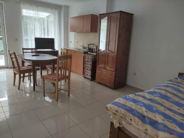 Продавам четиристаен монолитен апартамент сравнително нова кооперация от 2014 година в град Пловдив - снимка 2