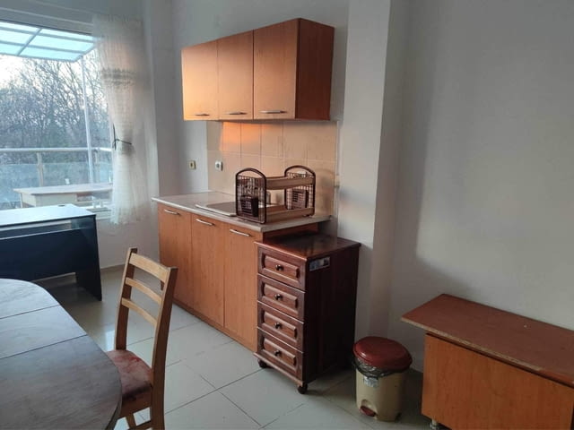 Продавам четиристаен монолитен апартамент сравнително нова кооперация от 2014 година в град Пловдив - снимка 11