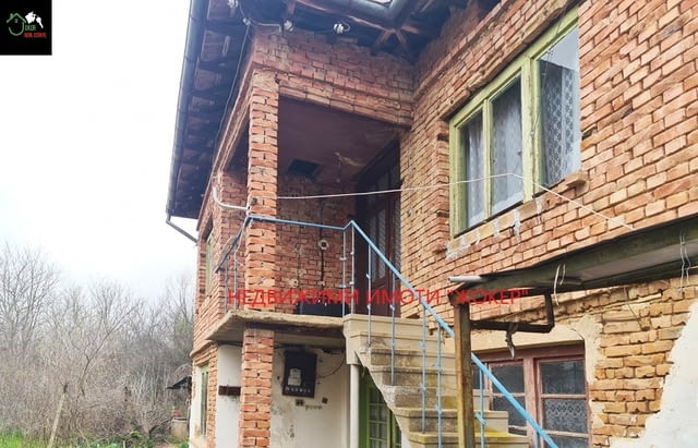 Къща с двор в село Обединение 2-етажна, Тухла, 139 м2 - село Обединение | Къщи / Вили - снимка 2