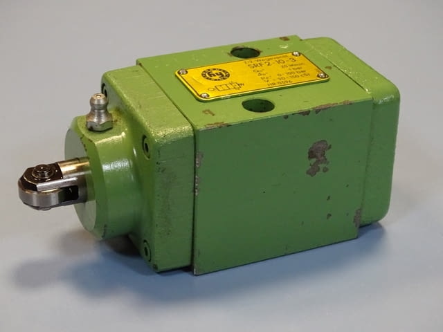 Хидравличен разпределител Hydraulik Ring SRF2-10-3 plunger operated hydraulic valve - снимка 1