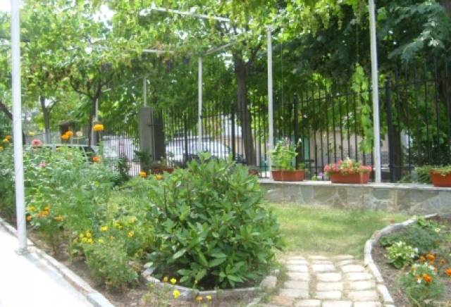 Пламена - 2004 ЕТ - град Кърджали | Частни квартири - снимка 1