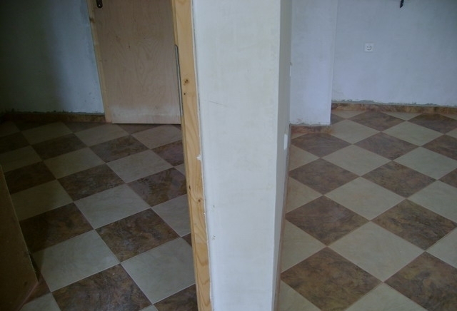 Амирати еоод - град Пловдив | Подови настилки - снимка 2