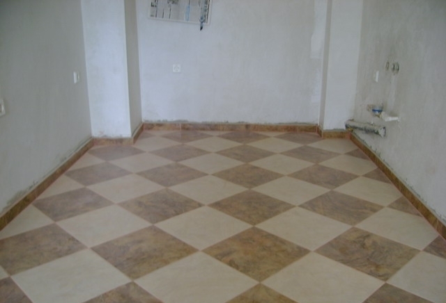 Амирати еоод - град Пловдив | Подови настилки - снимка 3