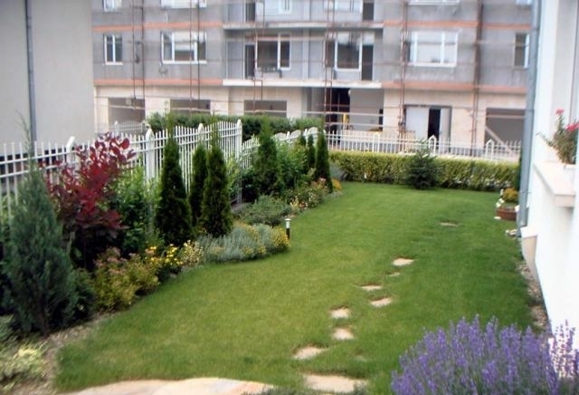 "Венера Найс" - град Бургас | Ландшафт и озеленяване - снимка 2