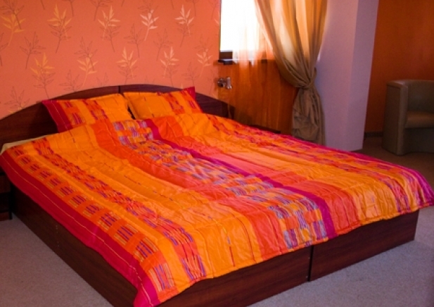 Лилия 90 - град София | Бельо - спално - снимка 2