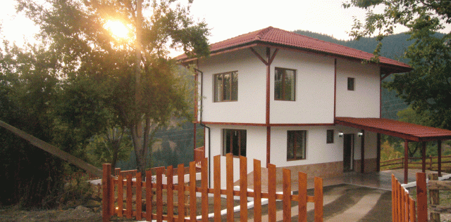 "Планински Рай" ЕООД - село Момчиловци | Туристически услуги и обслужване - снимка 4