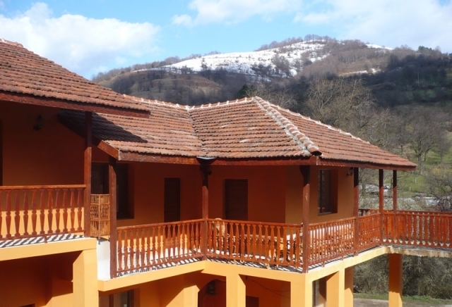Къща за гости "Чардаците" - село Балканец | Хотели - снимка 1