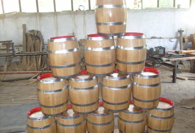 ЕТ"Йордан Камджилов-БАДЕН-1", град Сапарева баня | Лозарство, винарство и винарни - снимка 6