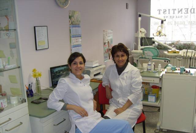 Е.Т."Д-р Вася Стойнева-АПИДП, град София | Стоматологични клиники и кабинети - снимка 3