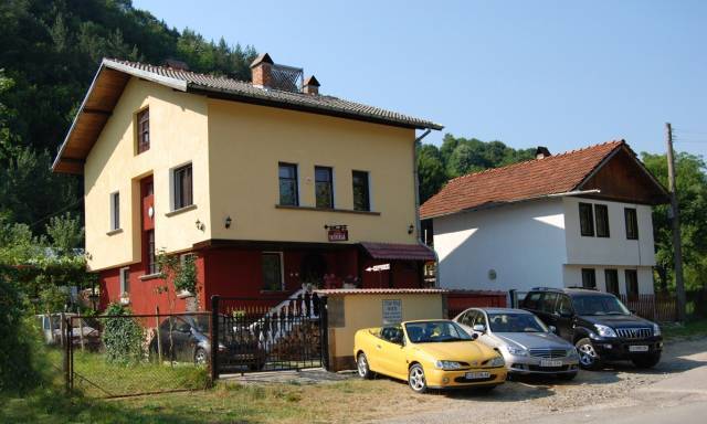 Вила Ивена - град Троян | Частни квартири