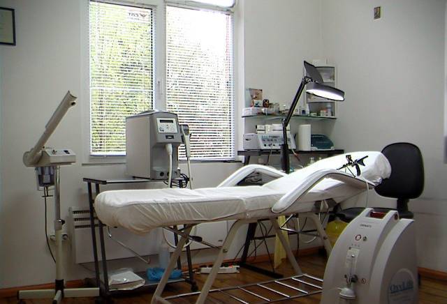 АКТ БЮТИ студио - град София | Фризьорски и бюти салони - снимка 3