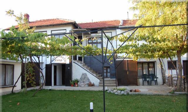 Папановата къща - село Енина | Хотели - снимка 1