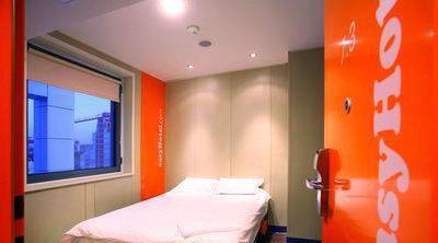 EasyHotel Sofia – Low Cost – евтин НИСКОБЮДЖЕТЕН бизнес хотел в София център - снимка 3