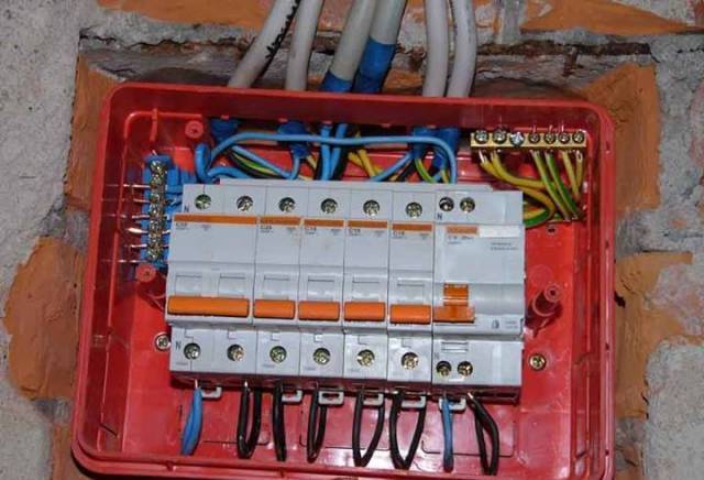 Лиценз за електромонтаж на ел.инсталации гръмотводи въздушни и кабелни линии до 1000 в - снимка 2