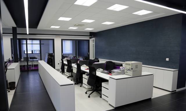 Юниа-Т ЕООД - град Ихтиман | Електроматериали и съоръжения - търговия - снимка 1