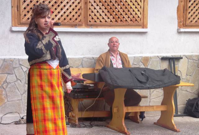 Вила/еко-мотел " Крива река" Смолян, град Смолян | Туристически услуги и обслужване - снимка 5