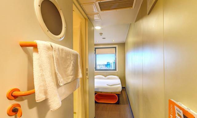 EasyHotel Sofia – Low Cost – евтин НИСКОБЮДЖЕТЕН бизнес хотел в София център - снимка 4