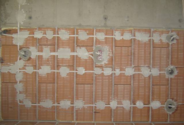 Бг-Билд ООД - град София | Елекроинсталации и трансформатори - снимка 1