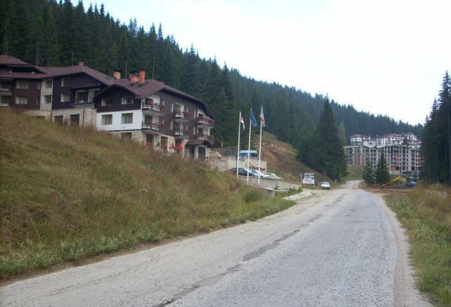 Продавам парцел на Пампорово За жил.строителство, 2800 м2 - к.к. Пампорово | Парцели / Земя - снимка 1