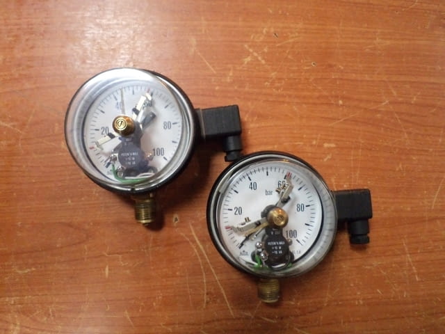 Ел.контактни манометри 100bar - град Пловдив | Машини / Съоръжения - снимка 1