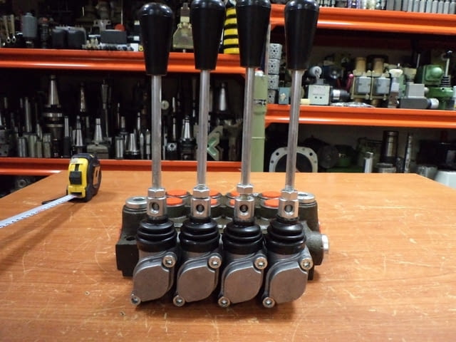 Ръчен хидравличен разпределител Tractors - city of Plovdiv | Equipment - снимка 4