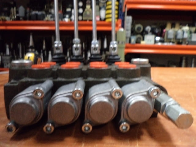 Ръчен хидравличен разпределител Tractors - city of Plovdiv | Equipment - снимка 6