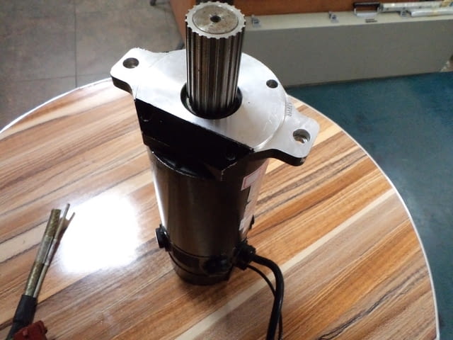 Правотоков двигател с Тахо + спирачка - град Пловдив | Машини / Съоръжения - снимка 2