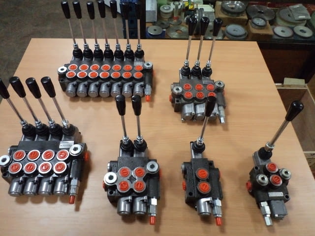 Ръчен хидравличен разпределител 40L, 80L, и секционен, град Пловдив | Промишлено Оборудване - снимка 1