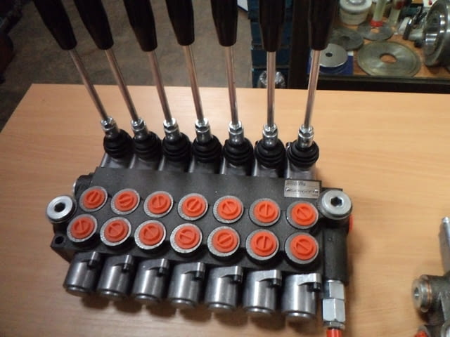 Ръчен хидравличен разпределител 40L, 80L, и секционен, град Пловдив | Промишлено Оборудване - снимка 6