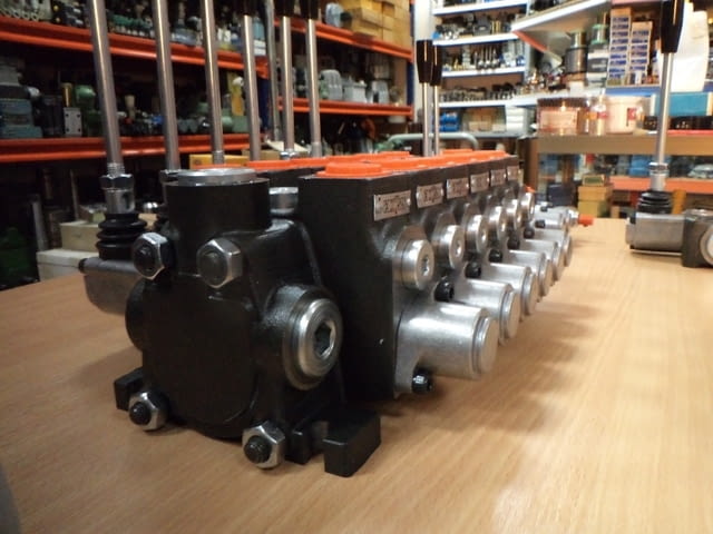 Ръчен хидравличен разпределител 40L и 80L, град Пловдив | Промишлено Оборудване - снимка 3