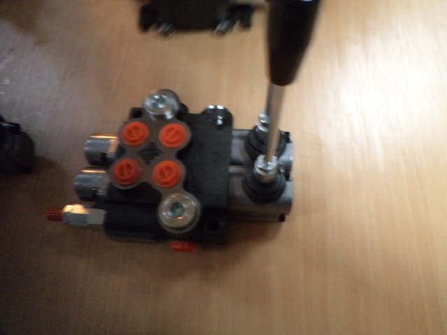 Ръчен хидравличен разпределител 40L и 80L, град Пловдив | Промишлено Оборудване - снимка 7