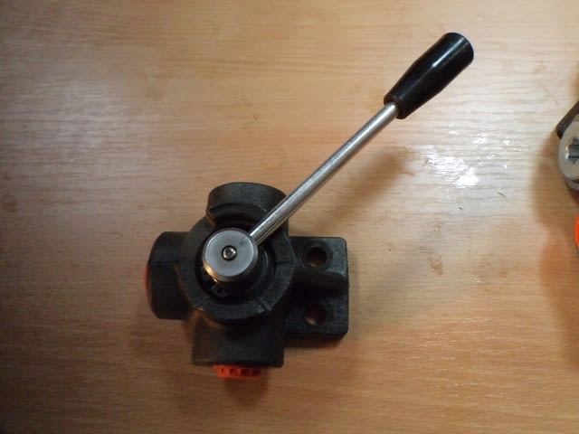 Ръчен хидравличен разпределител 40L и 80L, град Пловдив | Промишлено Оборудване - снимка 10