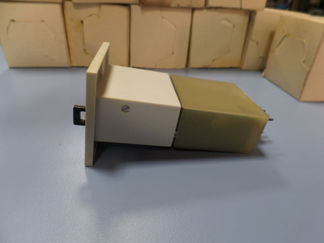 Електромеханичен импулсен брояч ZLVT 242, ZL 593, city of Plovdiv | Industrial Equipment - снимка 3