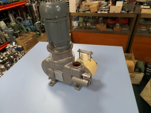 Дозираща помпа dosapro milton Roy Машиностроене, На дребно - град Пловдив | Промишлено Оборудване - снимка 1