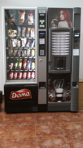 Вендинг снакс автомати за храни и напитки доставяме и редовно зареждаме