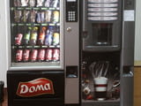 Вендинг снакс автомати за храни и напитки доставяме и редовно зареждаме