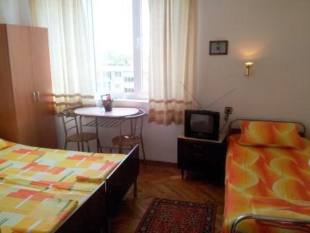 2 стаи за нощувки в Бургас Furnished, Balcony, TV, Near by Park - city of Burgas | Lodging - снимка 7