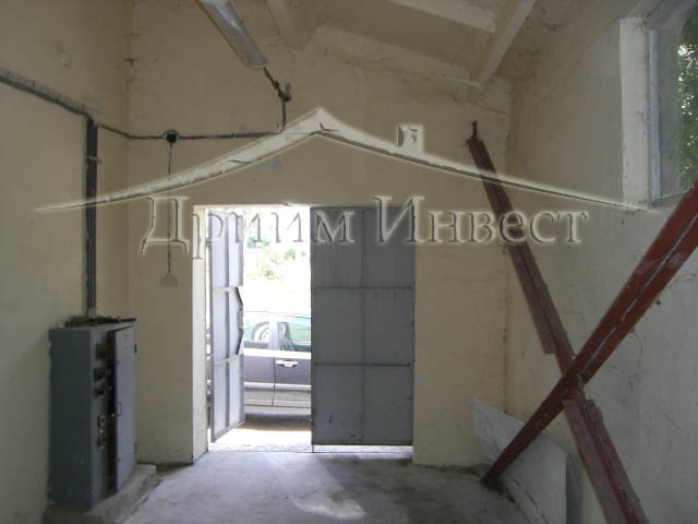 Масивно Хале 700кв.м. в парцел 2200 кв.м., city of Plovdiv | Storage Facilities - снимка 1